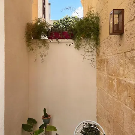 Just Steps From Roman Amphitheater Апартаменты Лечче