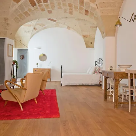 Апартаменты Just Steps From Roman Amphitheater *