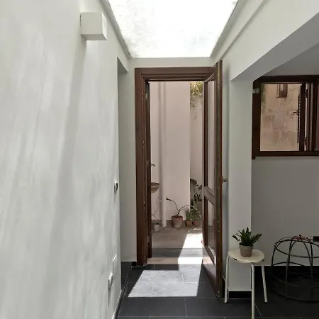 Апартаменты Just Steps From Roman Amphitheater