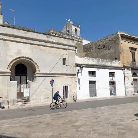 Just Steps From Roman Amphitheater *