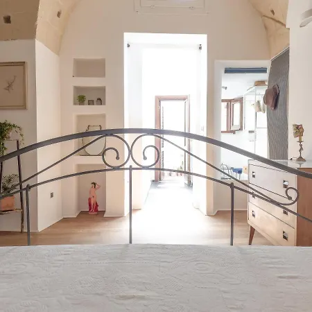 Just Steps From Roman Amphitheater *